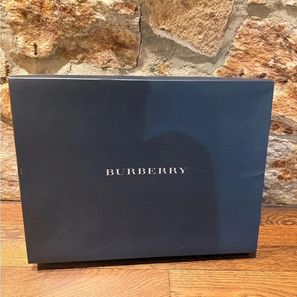 Burberry Beige and Black Plaid Towel Set